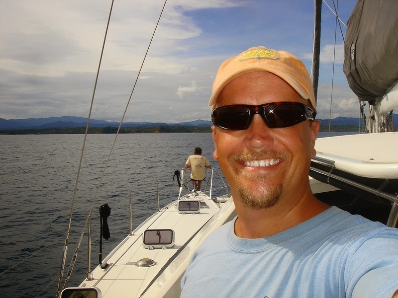 Mike Lambert sailing through the San Blas / Guna Yala islands, Panama